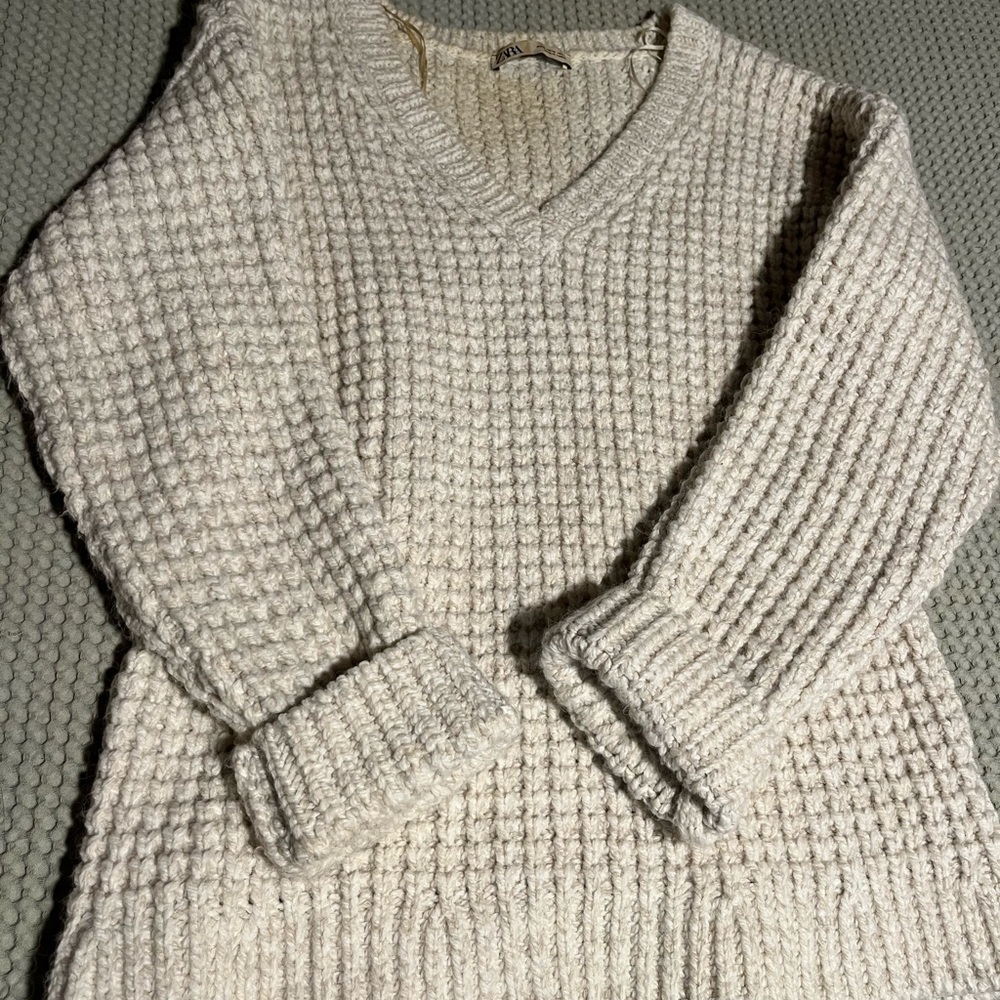 Zara Cream V-Neck Sweater